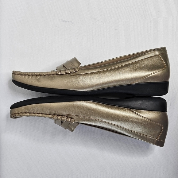 Walking Cradles gold and silver loafer with woven front 8.5 N - Picture 6 of 13